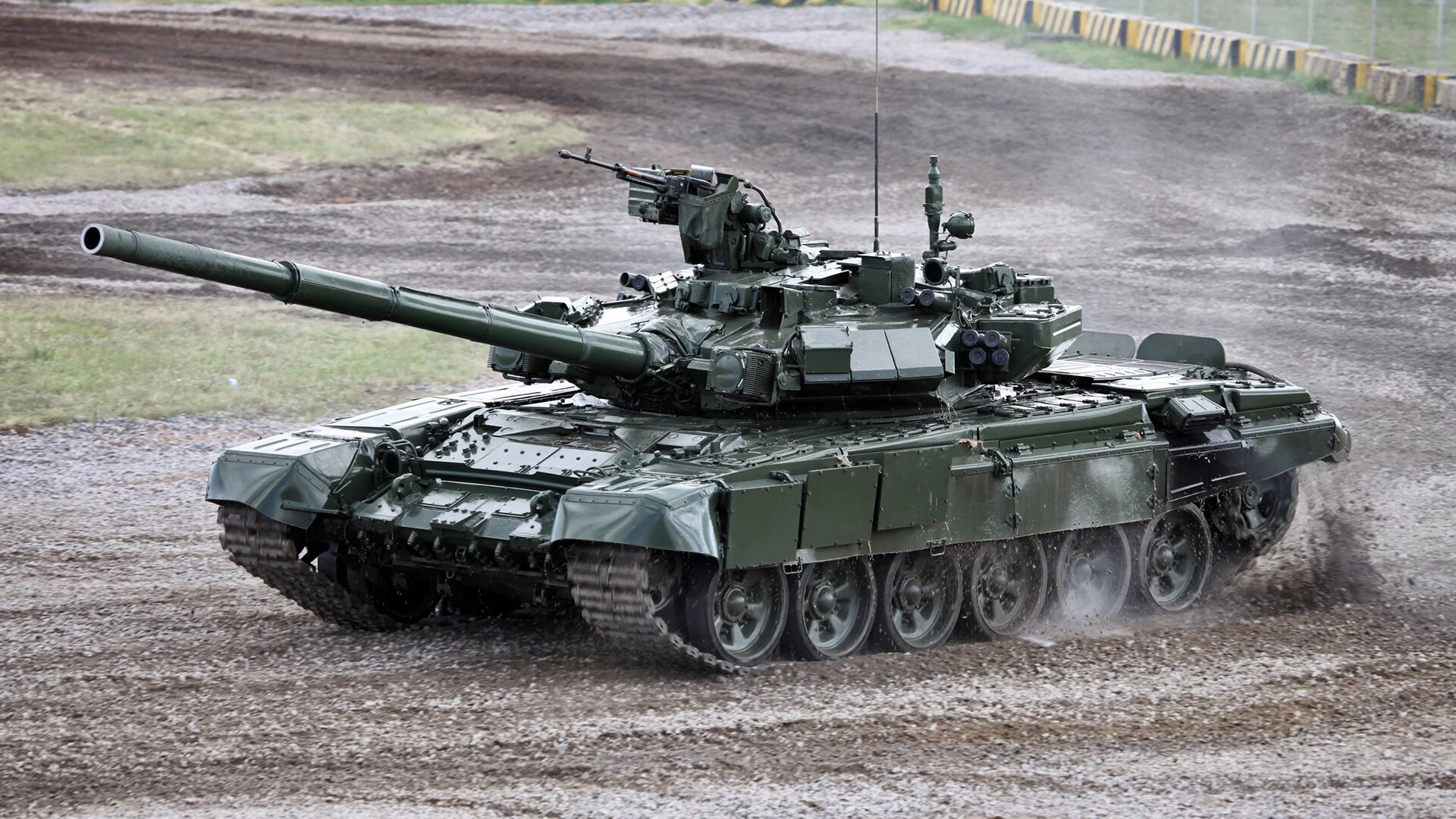 爱游戏体育平台-高能对抗中球场上强劲风暴蓄势待发，中锋对抗视频