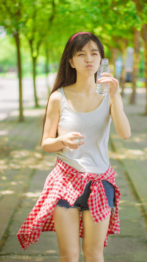 -格鲁吉亚女篮在欧洲锦标赛中奋勇争夺，赢得尊重